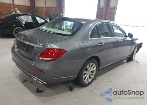 2017 Mercedes-Benz E 300 4Matic z USA, uszkodzony, nr VIN WDDZF4KB0HA134594